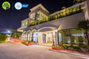Отель Baba House Hotel - SHA Plus  Phuket